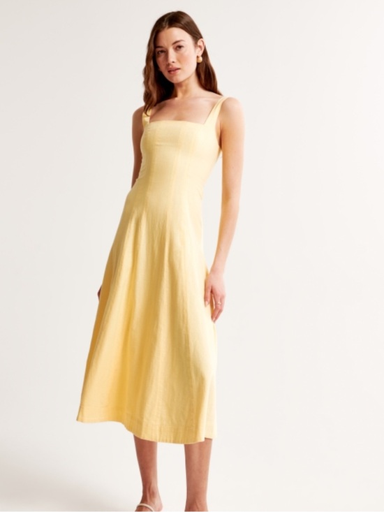 Abercrombie & Fitch Dresses & Skirts - Abercrombie & Fitch Pale Yellow Gingham Square-Neck Midi Dress